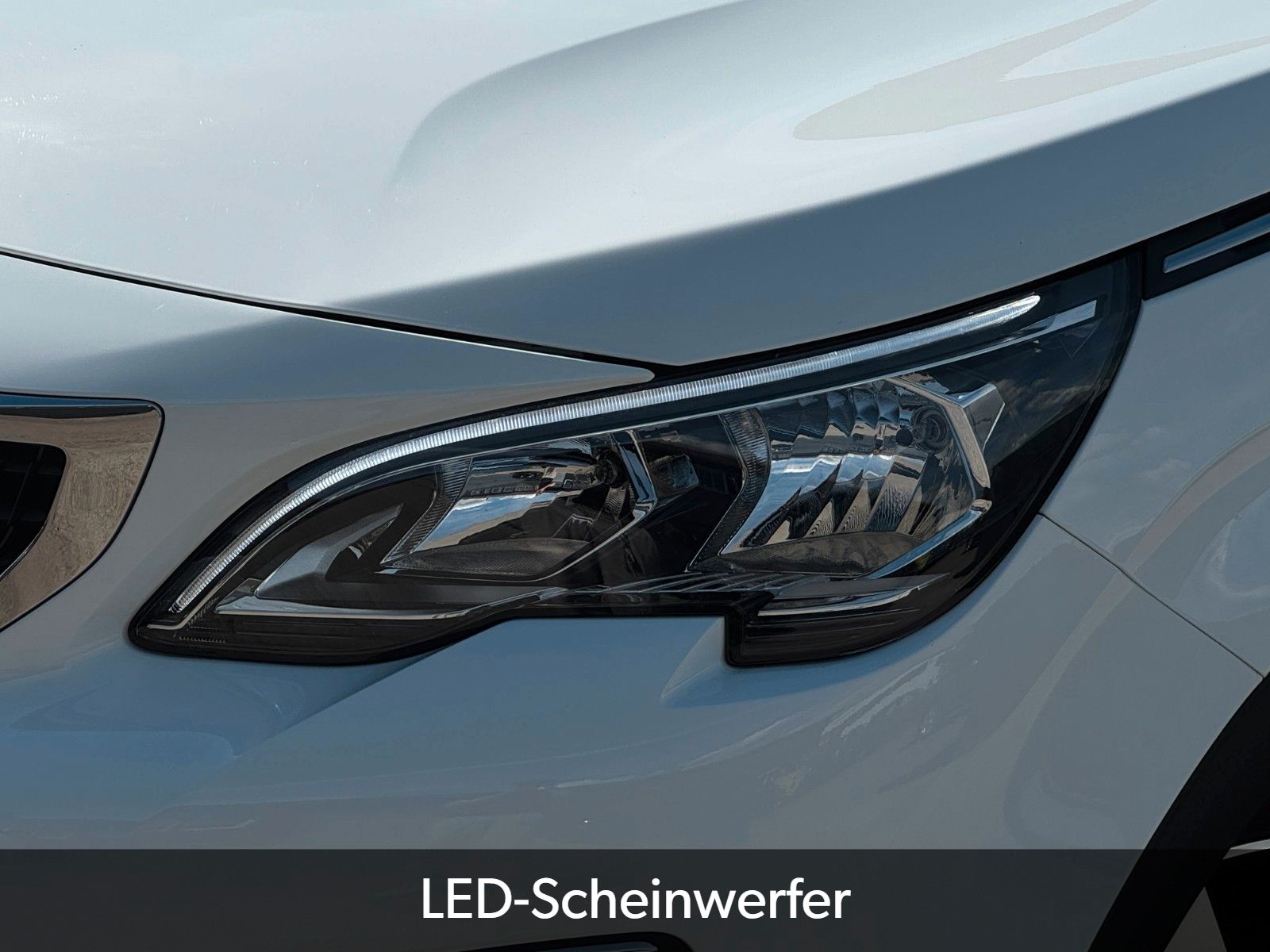 Fahrzeugabbildung Peugeot 3008 PureTech 180 Allure Tempomat PDC CarPlay