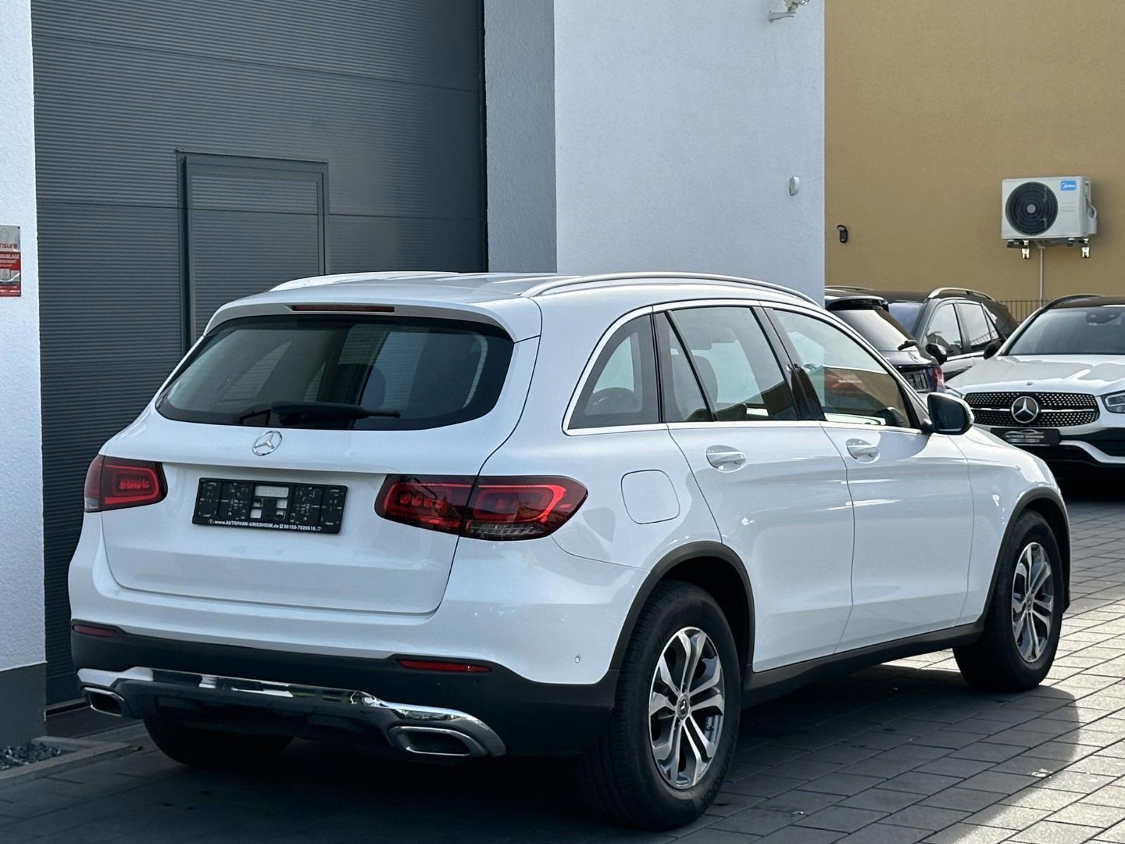 Mercedes-Benz GLC 300 d 4Matic*SPUR*ACC+*MBUX*AHK*STAND-HEIZ*