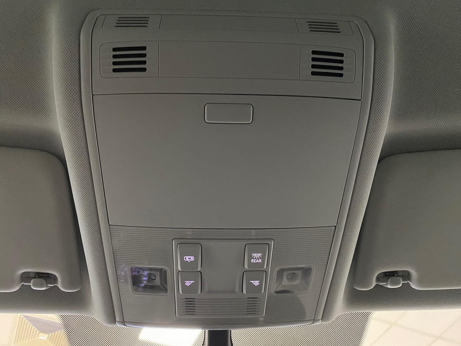 Fahrzeugabbildung Volkswagen Golf 1.4 16V TSI 1395 ccm Highline PDC+NAVI+ACC+