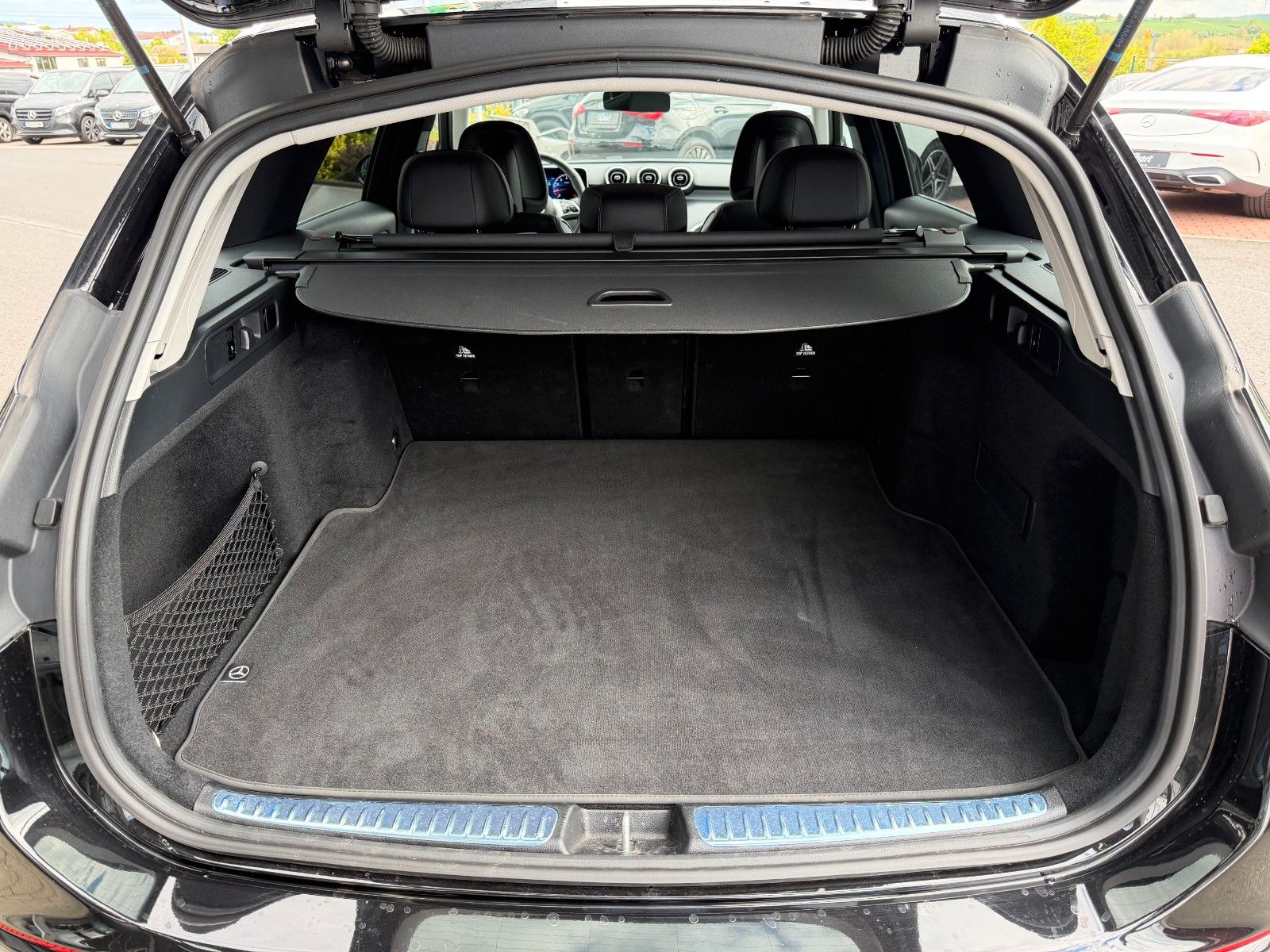 Fahrzeugabbildung Mercedes-Benz C 180 T Avantgarde AHK+TOTW+R-Kamera+DAB