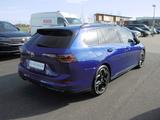 Volkswagen Golf VIII Variant 1.5 eTSI R-Line Klima Navi - mit Benzin-Antrieb: Kombi, mit Klimaautomatik