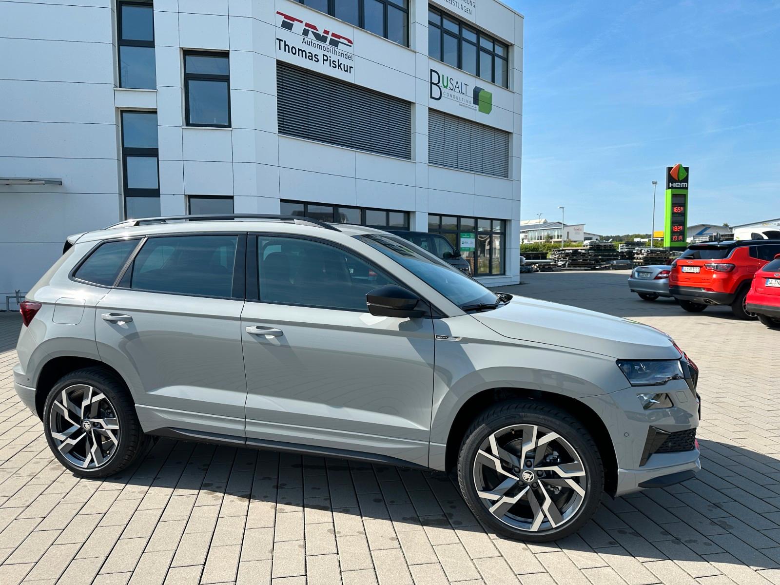 Skoda Karoq 2.0 TSI Sportline+AHK+DCC+PANO+CANTON