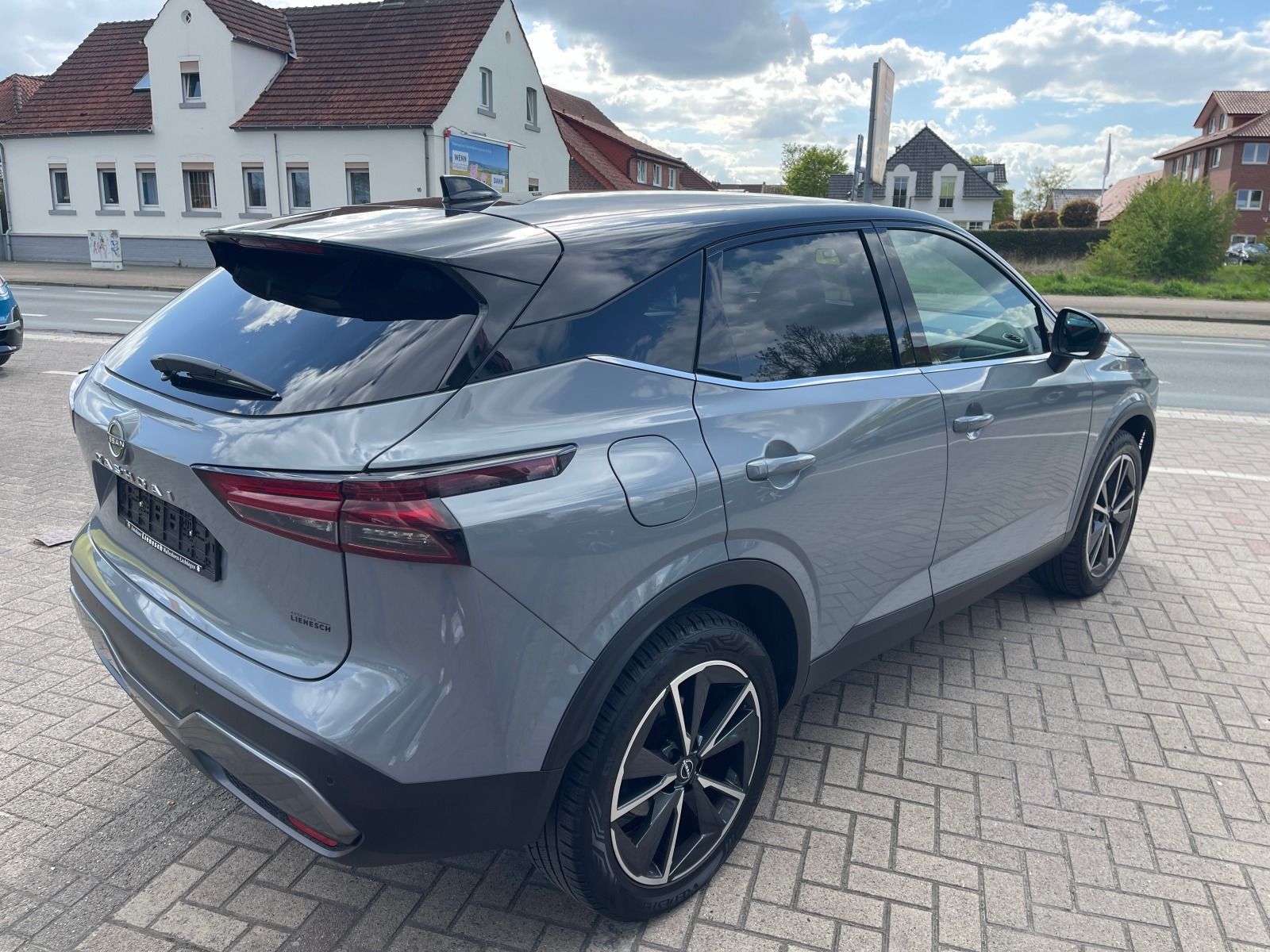 Fahrzeugabbildung Nissan Qashqai 1.3 DiG-T Tekna Automatik Navi Head Up A