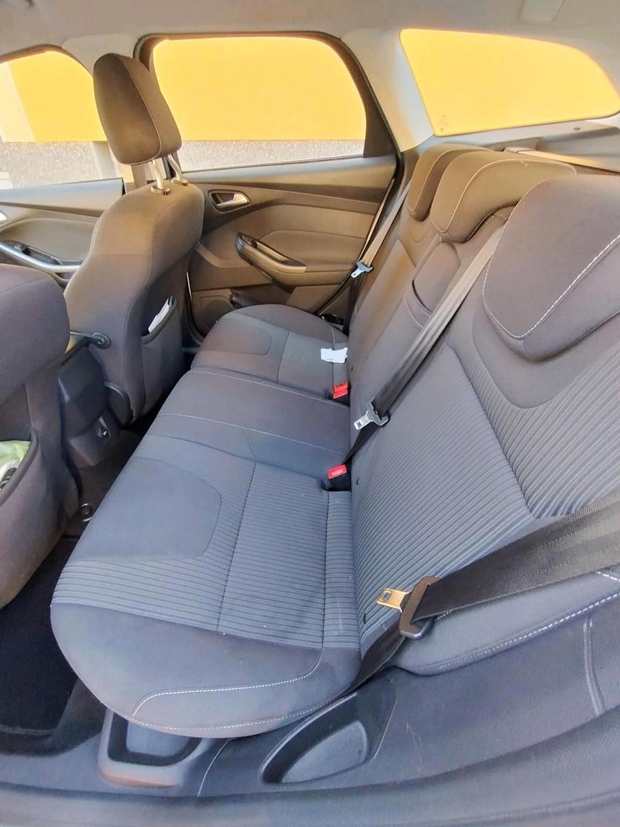 Ford Focus 2012 — photo 8