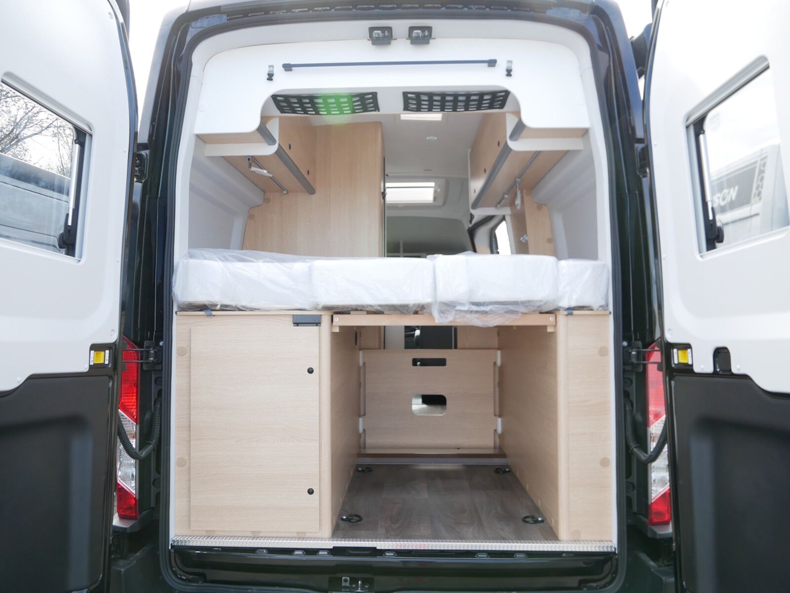 Fahrzeugabbildung Sunlight Cliff 4x4 590 Ford, 4x4, Markise