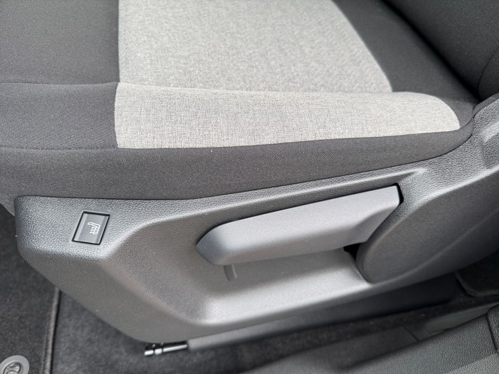 Fahrzeugabbildung Citroën Berlingo XL Diesel 130 PLUS 7-Sitzer