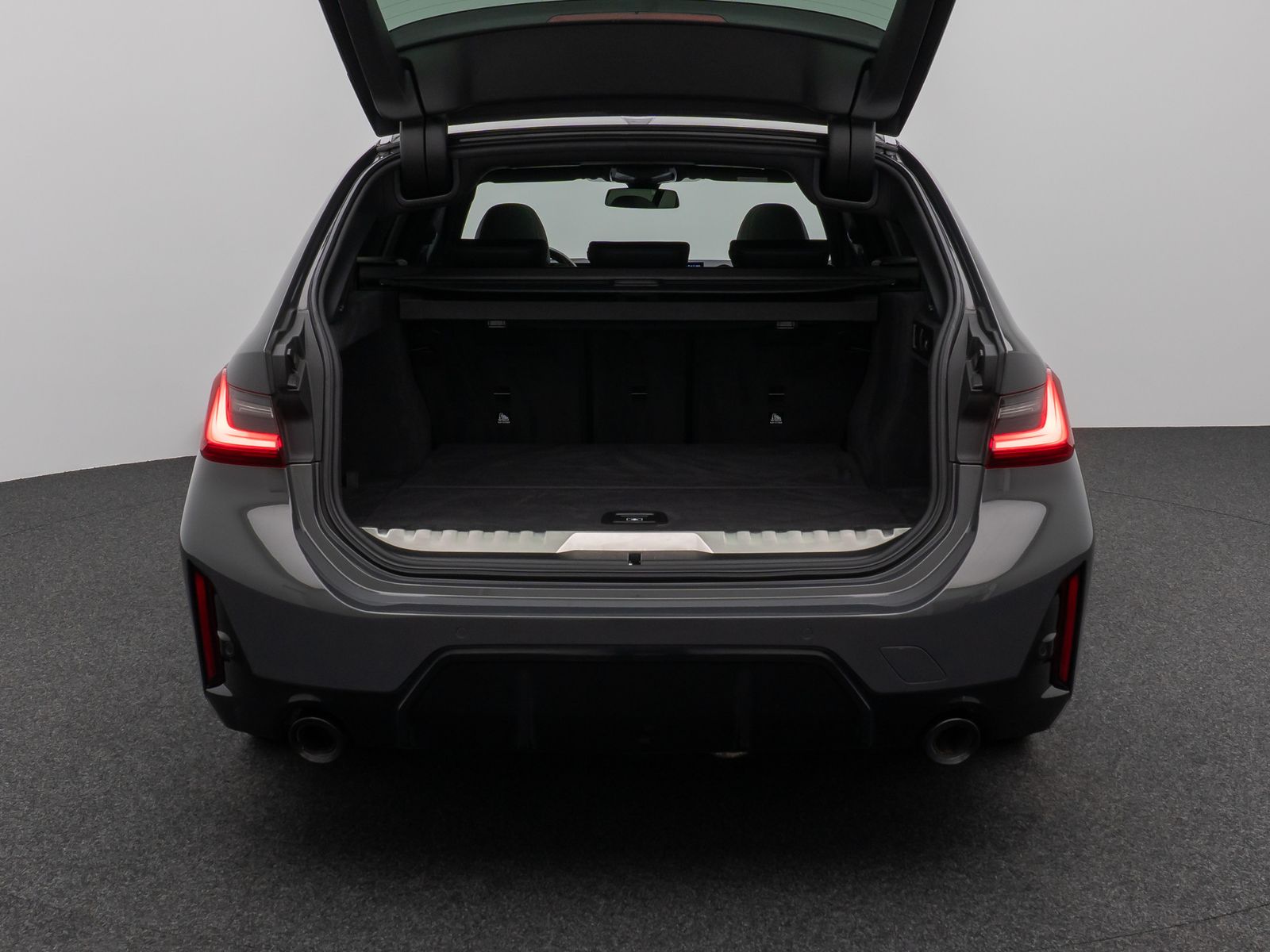 Fahrzeugabbildung BMW 330e xD M Sport Pro Panorama Kamera HUD DAB H/K