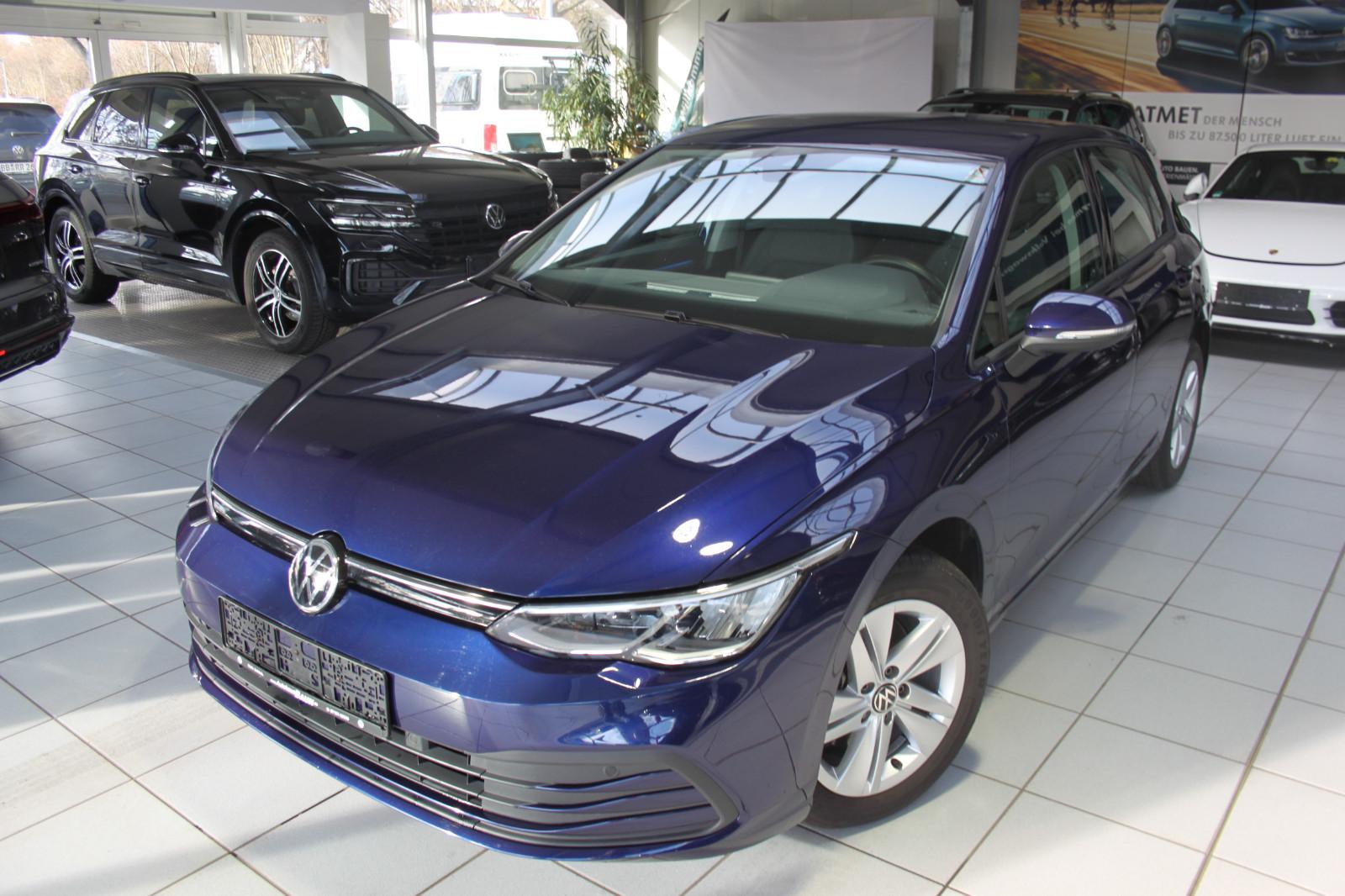 Volkswagen Golf VIII Lim./DSG/ACC/STZHZ/NAVI/DAB/ALU/APP/PD