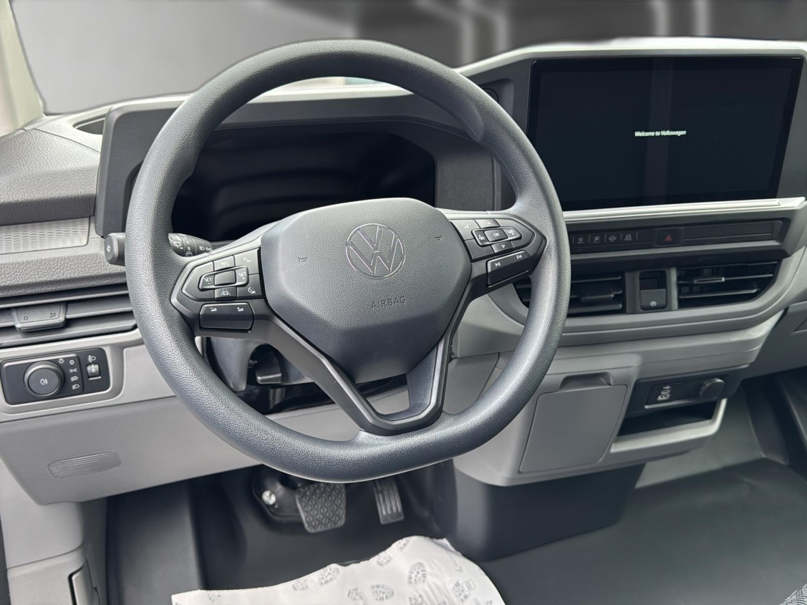 Volkswagen T7 Kombi - Bild 11