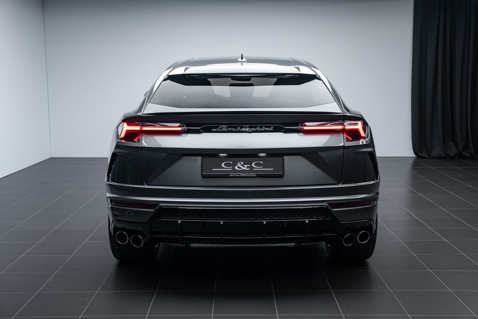 Fahrzeugabbildung Lamborghini Urus PANO/BANG&OLUFSEN/NIGHT VISION