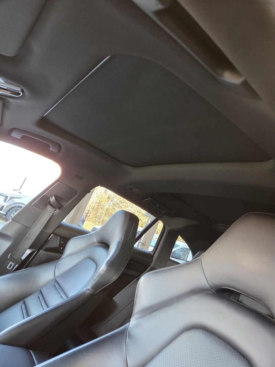 Fahrzeugabbildung Porsche Panamera Sport Turismo 4 E-Hybrid Platinum Editi