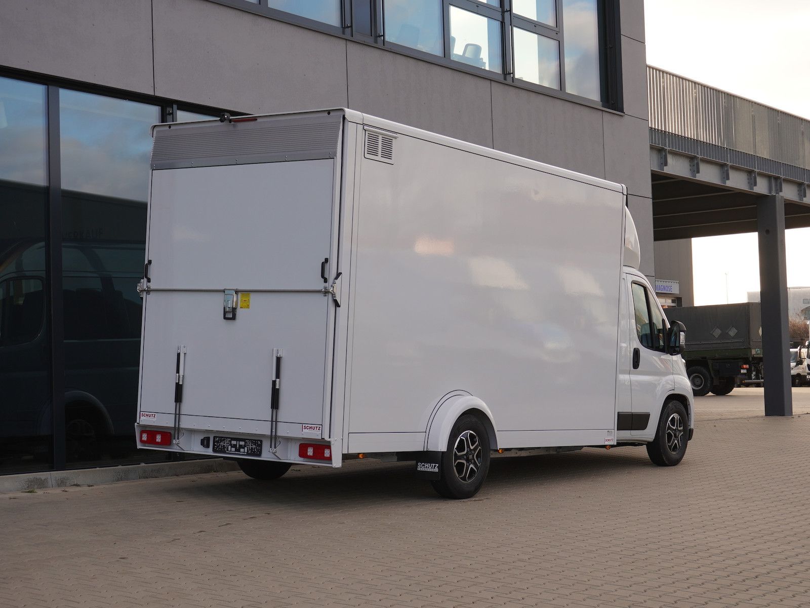 Fiat Ducato 35 180 AT8 / Schutz Tiefrahmenkoffer imagem 2