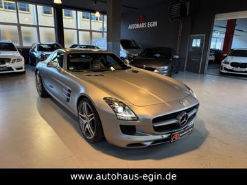 صورة 8 لـ 2011 Mercedes-BENZ SLS AMG