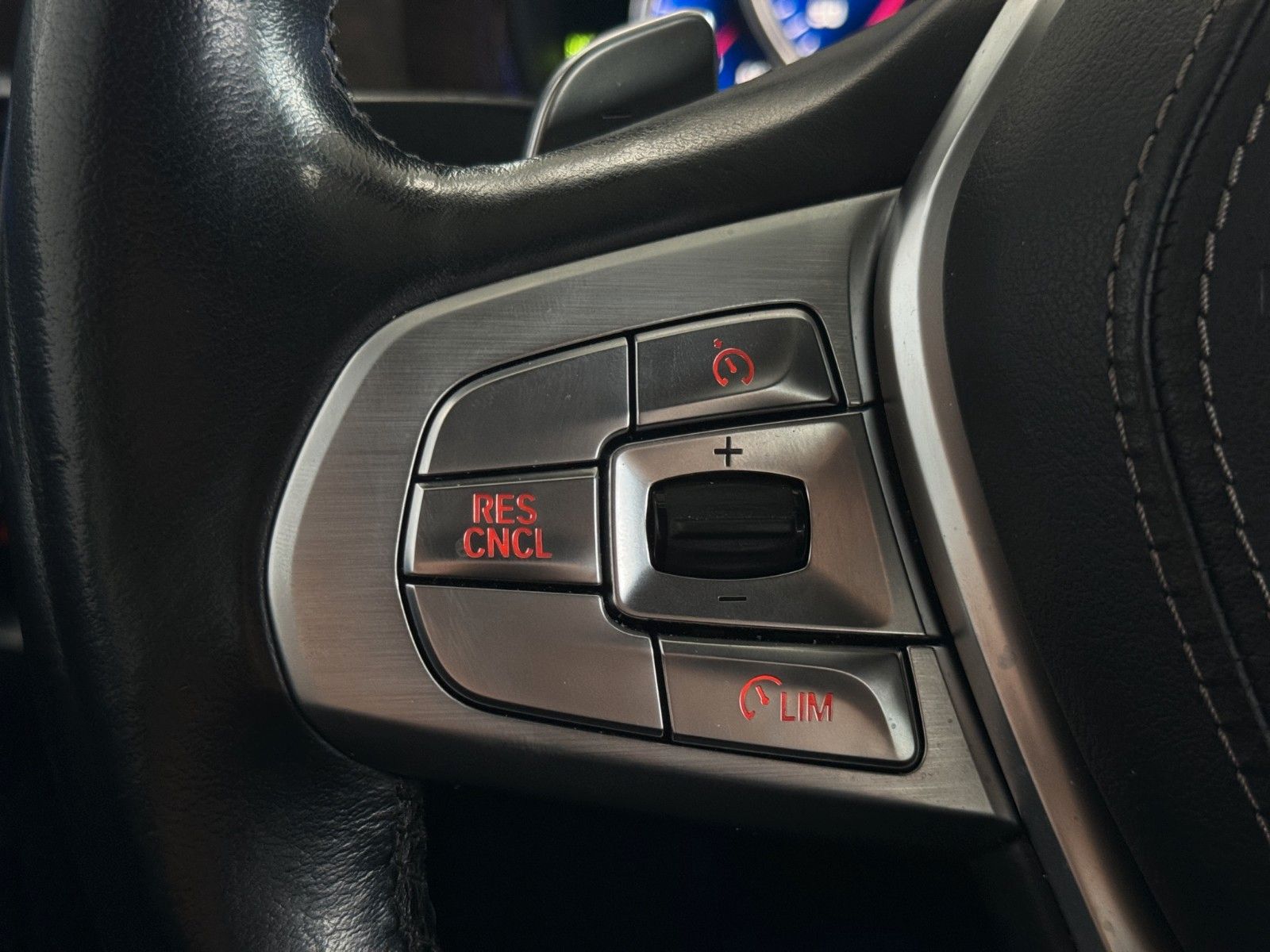 Fahrzeugabbildung BMW 730d 1.Hand /SoftClose/360°/Dig.Cock/4-Zonen