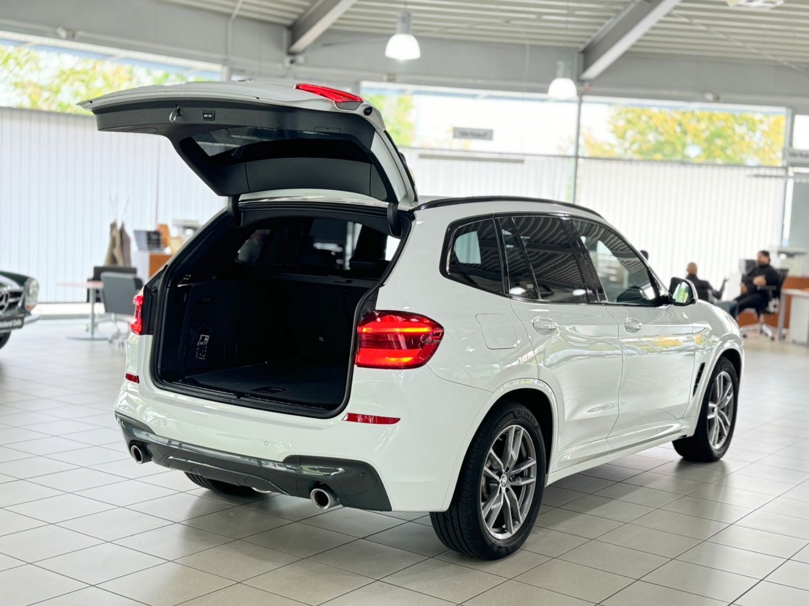 Fahrzeugabbildung BMW X3 xD20d M Sport HiFi DAB Komfort AHK Individual