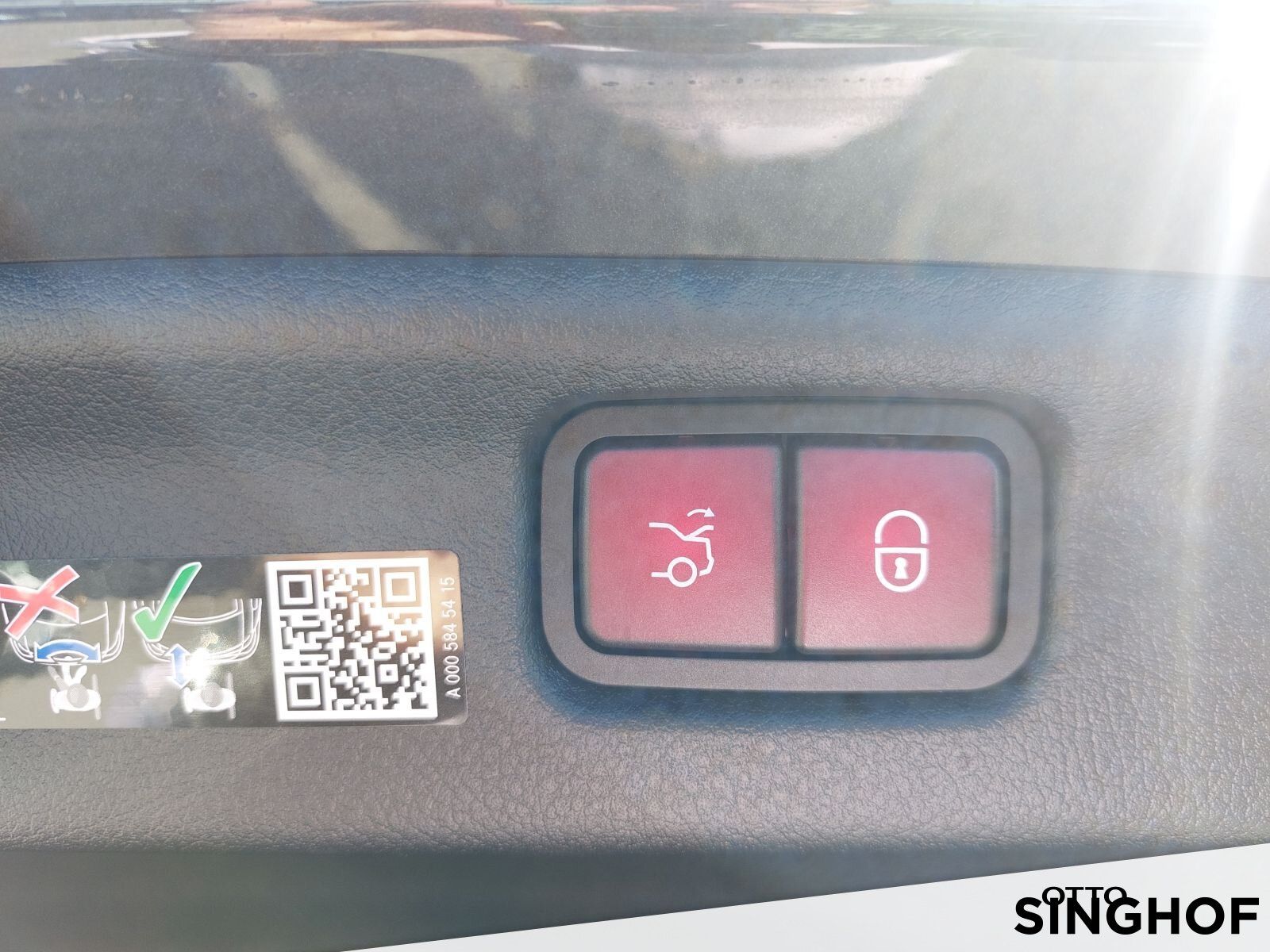 Fahrzeugabbildung Mercedes-Benz C 220 d AMG Pano+AHK+Night+Digital+360°+Distron+