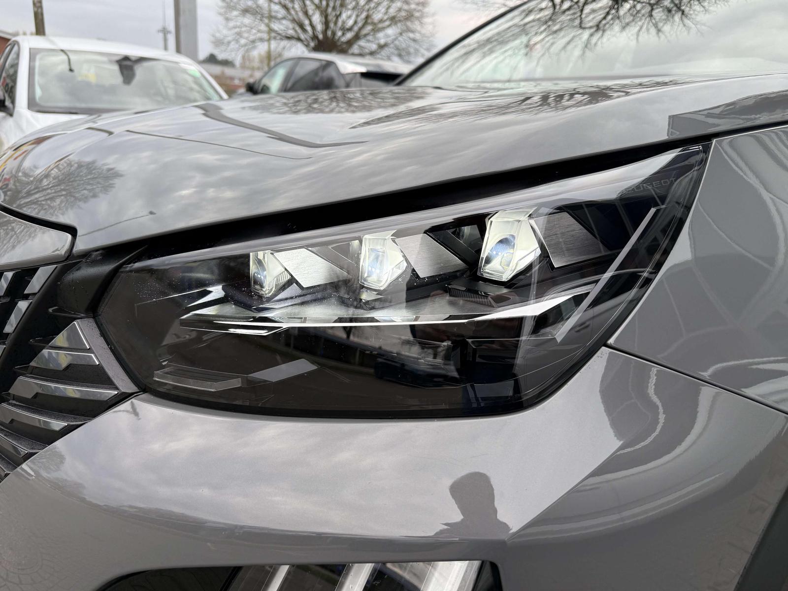 Peugeot 2008 Hybrid 145 GT