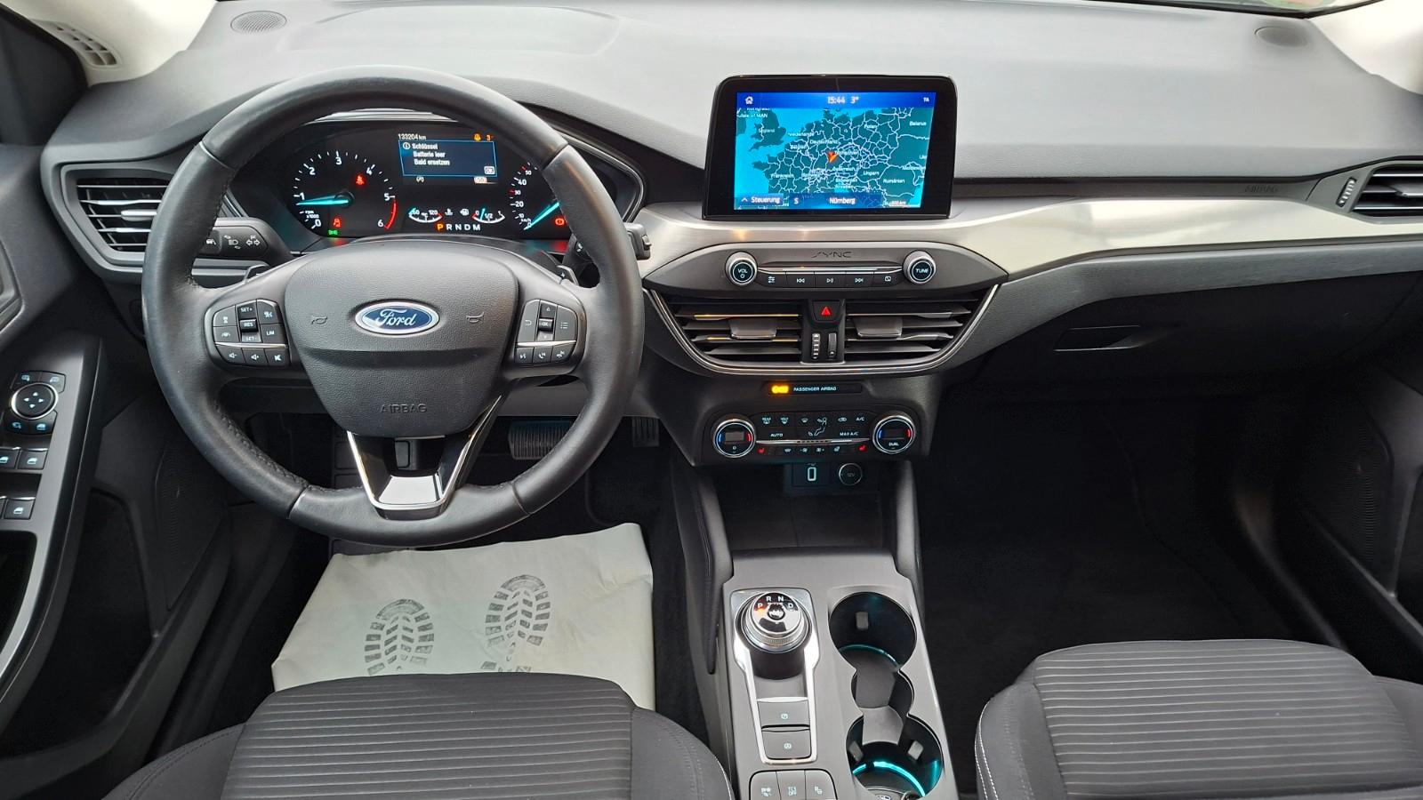 Ford Focus Turnier Titanium/Kamera/Navi/Led Scheinwer