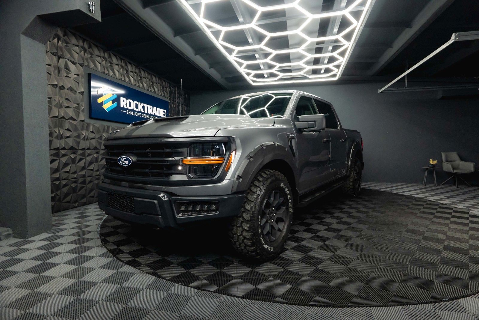 Fahrzeugabbildung Ford F150 5.0L V8 4x4 Offroad SuperCrew RAPTOR 19%