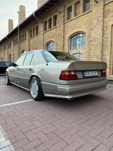 Mercedes-Benz Mercedes 300E W124 AMG-PAKET ORIGINAL | NE... - Mercedes-Benz S 300 mit Benzin-Antrieb: Automatik