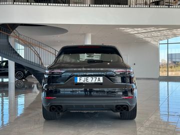 Porsche Cayenne - 4