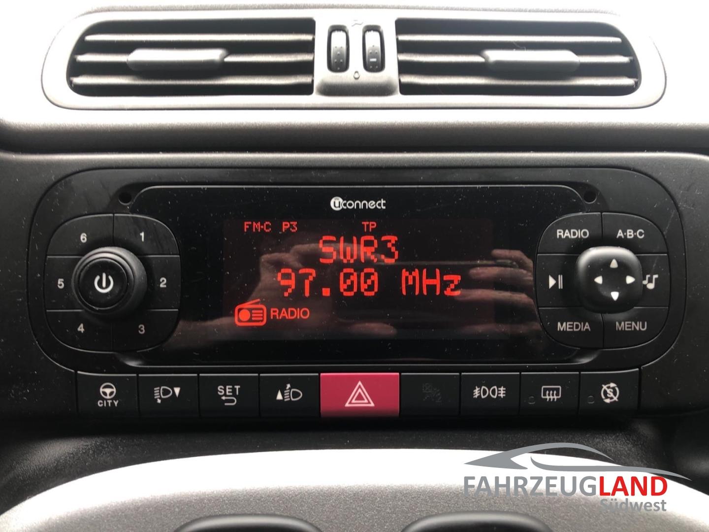 Fiat Panda City Cross Klimaautomatik Einparkhilfe hin