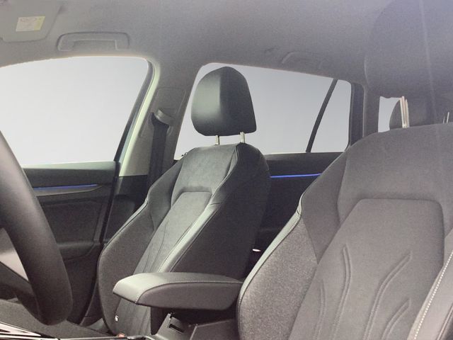 Golf VIII Variant 1.5eTSI DSG Style AHK FACEL.