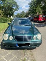 Mercedes-Benz Mercedes Benz E240 Automatik - gebrauchte Mercedes-Benz E 240 aus dem Jahr 2000