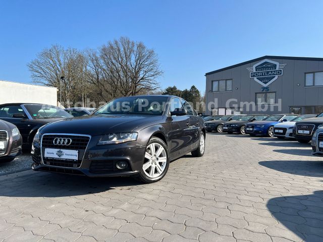 Audi A4 Lim. Attraction/98TKM/Auto Hold/PDC/Navi