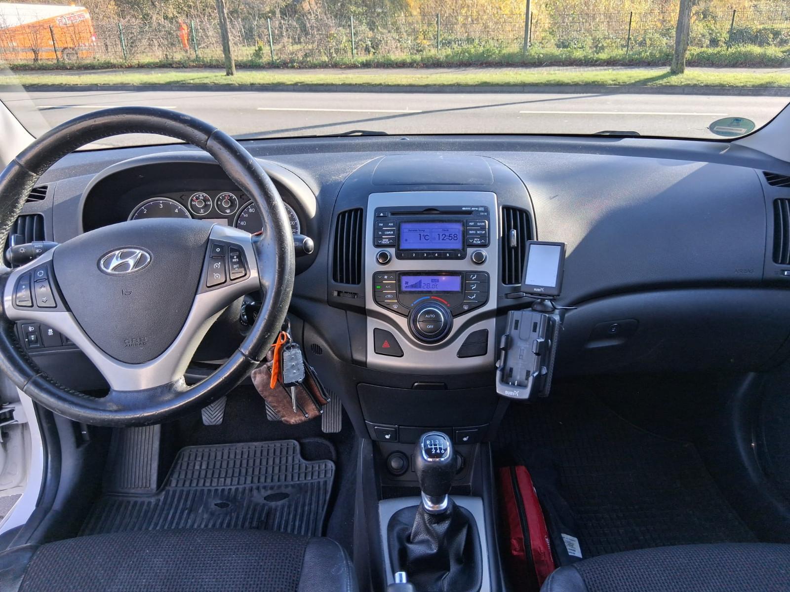 Hyundai i30 2012 — photo 11