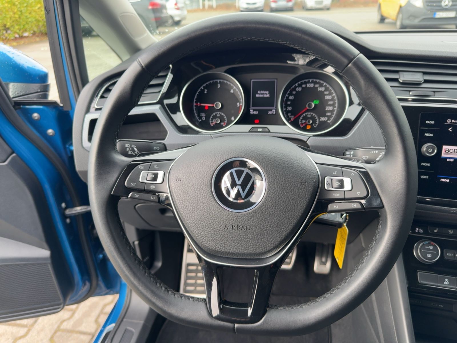 Fahrzeugabbildung Volkswagen Touran 2.0 TDI Active Alu AHK 7-Sitzer Navi Sitz