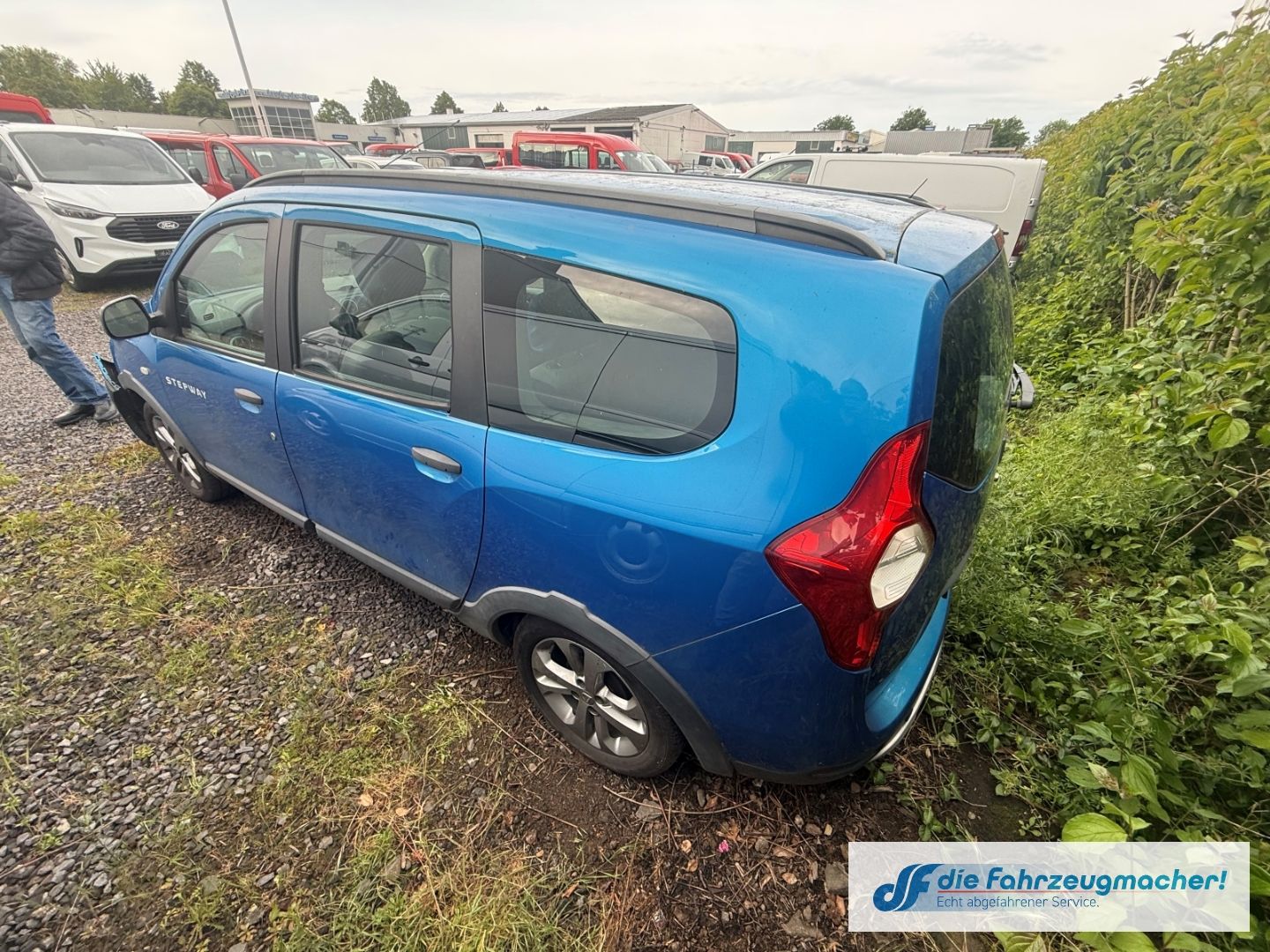 Fahrzeugabbildung Dacia Lodgy Stepway 1.2 TCe 115 *FRONTSCHADEN