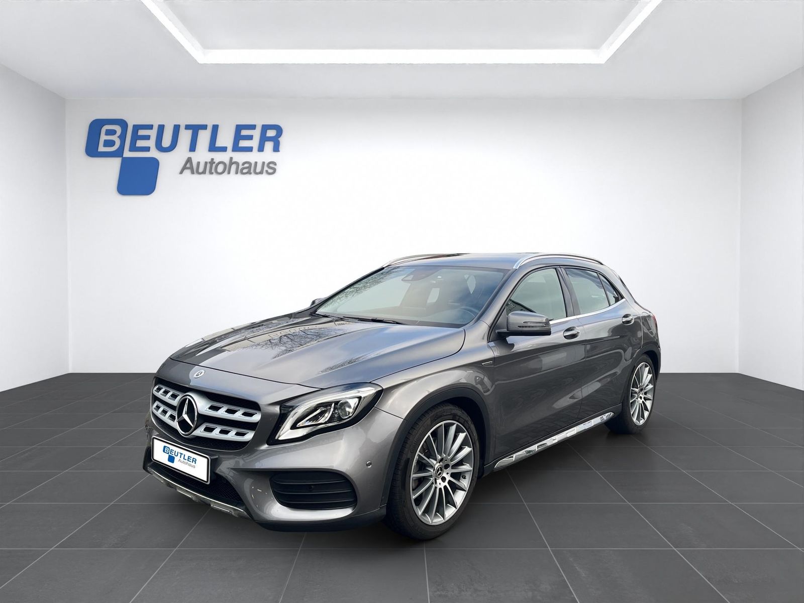 MERCEDES-BENZ GLA 250 19" Urban 4Matic AHK Kamera Navi