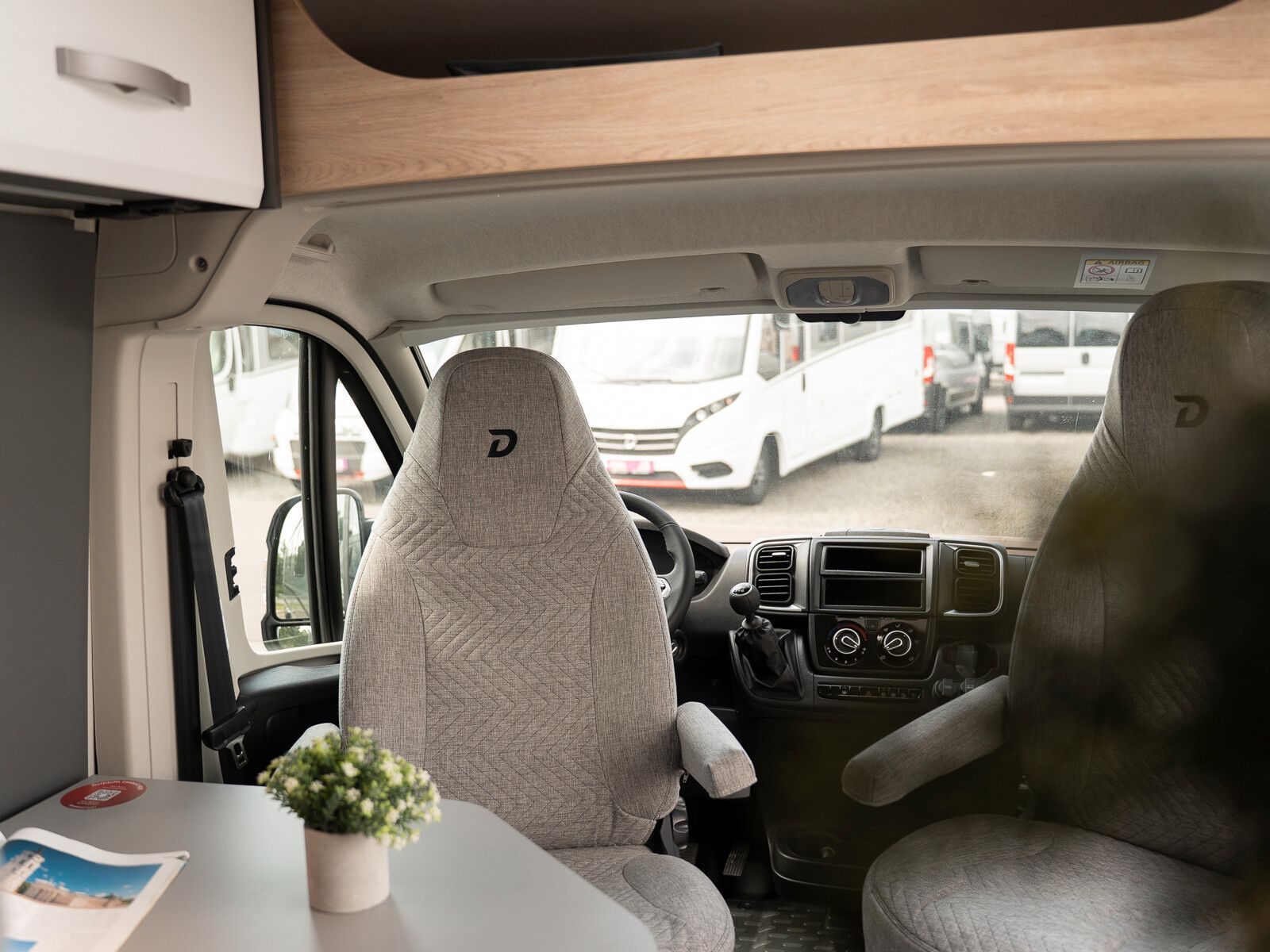 Fahrzeugabbildung Dethleffs Globetrail 600 DK Fiat Dieselheiz/Rahmenfenster