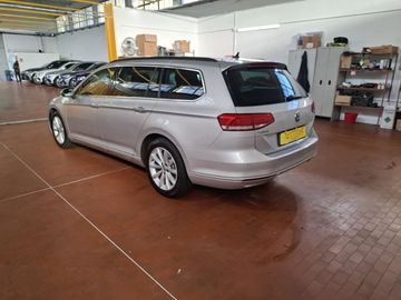 Volkswagen Passat Variant - 8