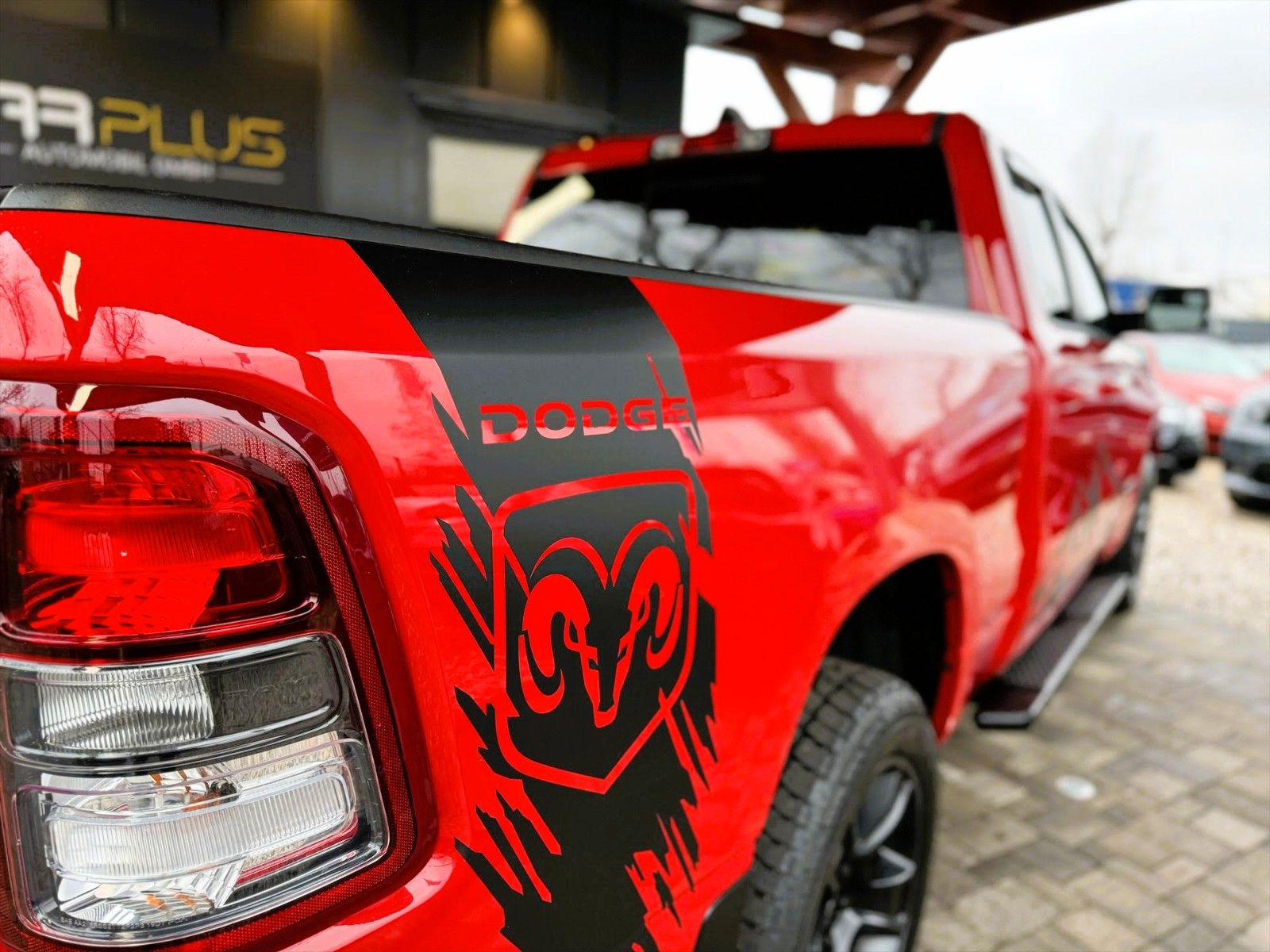 Fahrzeugabbildung Dodge RAM 5.7 V8 HEMI RED DEVIL Night Edition 4x4 LED