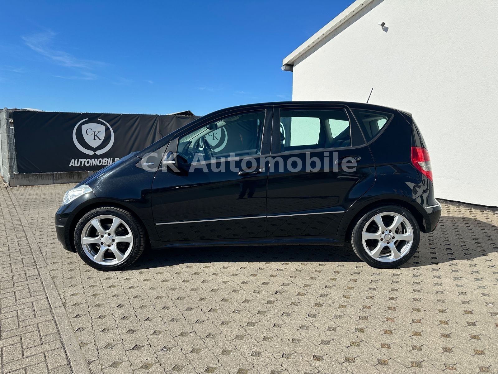 Fahrzeugabbildung Mercedes-Benz A 200 Avantgarde Special Edition/Automatik/Navi