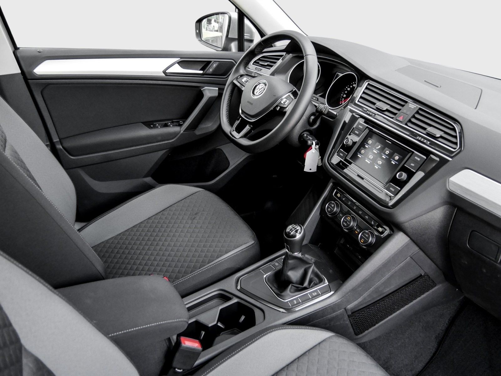 Volkswagen Tiguan Comfortline 1.5 TSI LED Panorama LaneAss foto 3