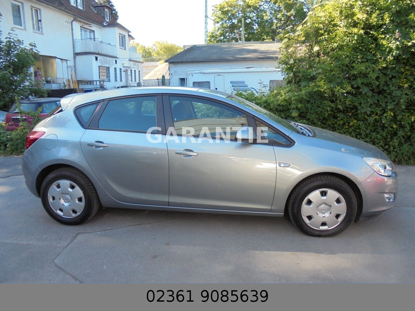 Fahrzeugabbildung Opel Astra J Lim. 5-trg. Edition Klima/Navi/5Türig