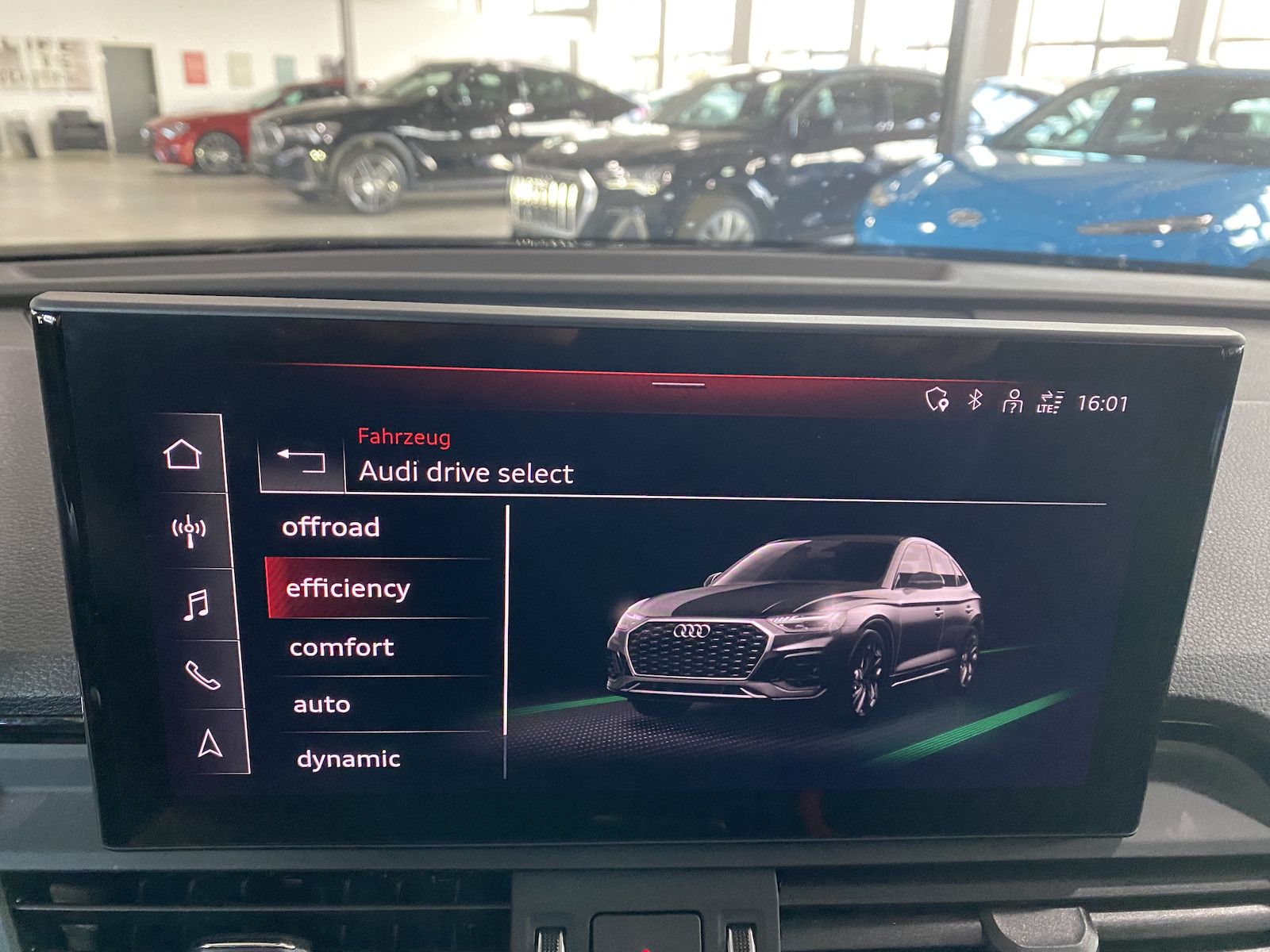 Fahrzeugabbildung Audi Q5 Sportback 40 TDI S line/Pano/Raute/Matrix/21