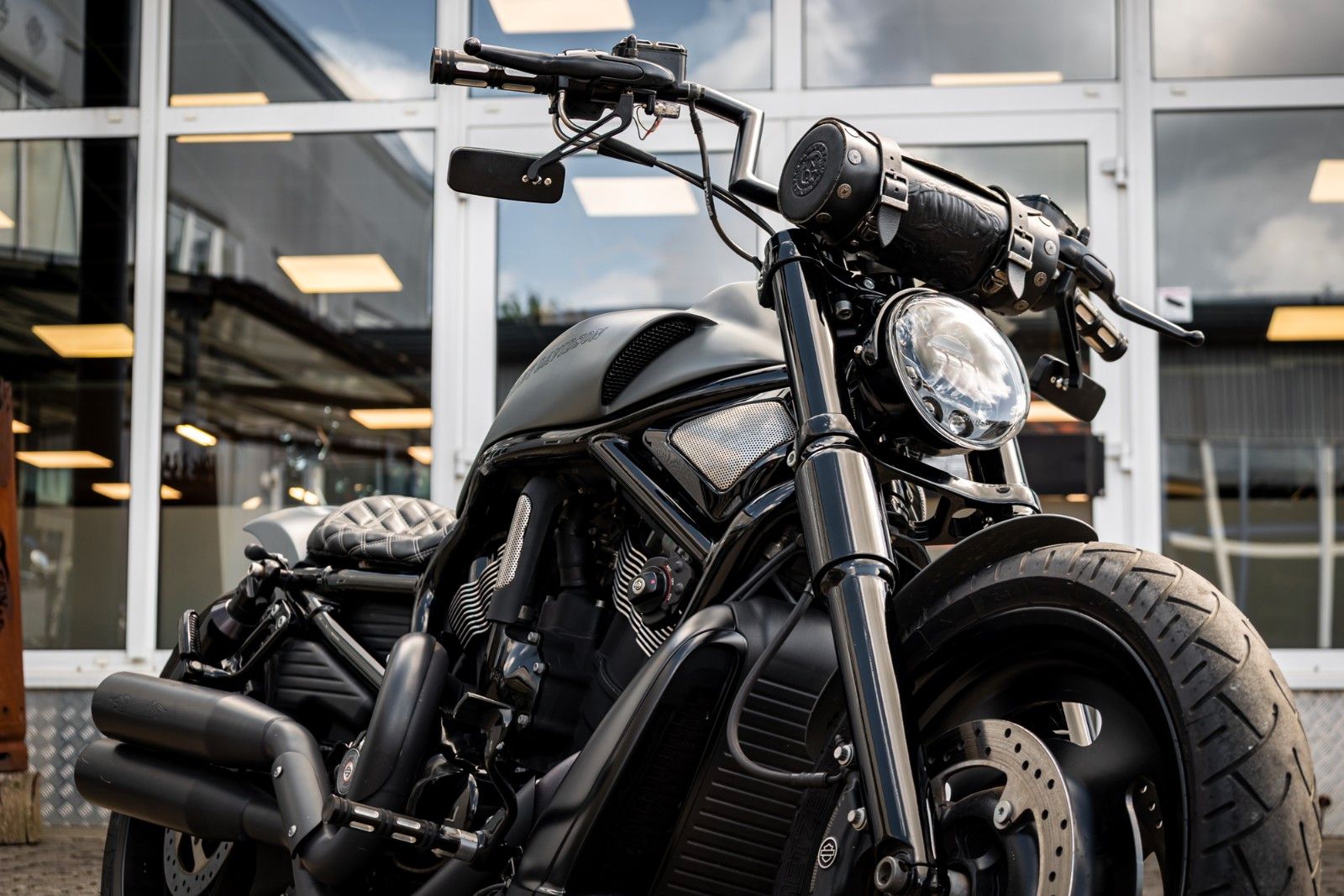 Fahrzeugabbildung Harley-Davidson VRSCDX Night Rod Special - Remus - Mini Ape