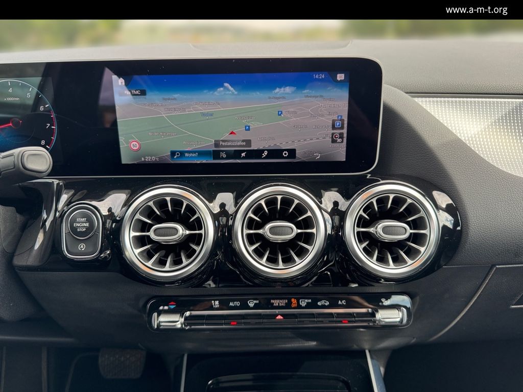 MERCEDES-BENZ GLA 200