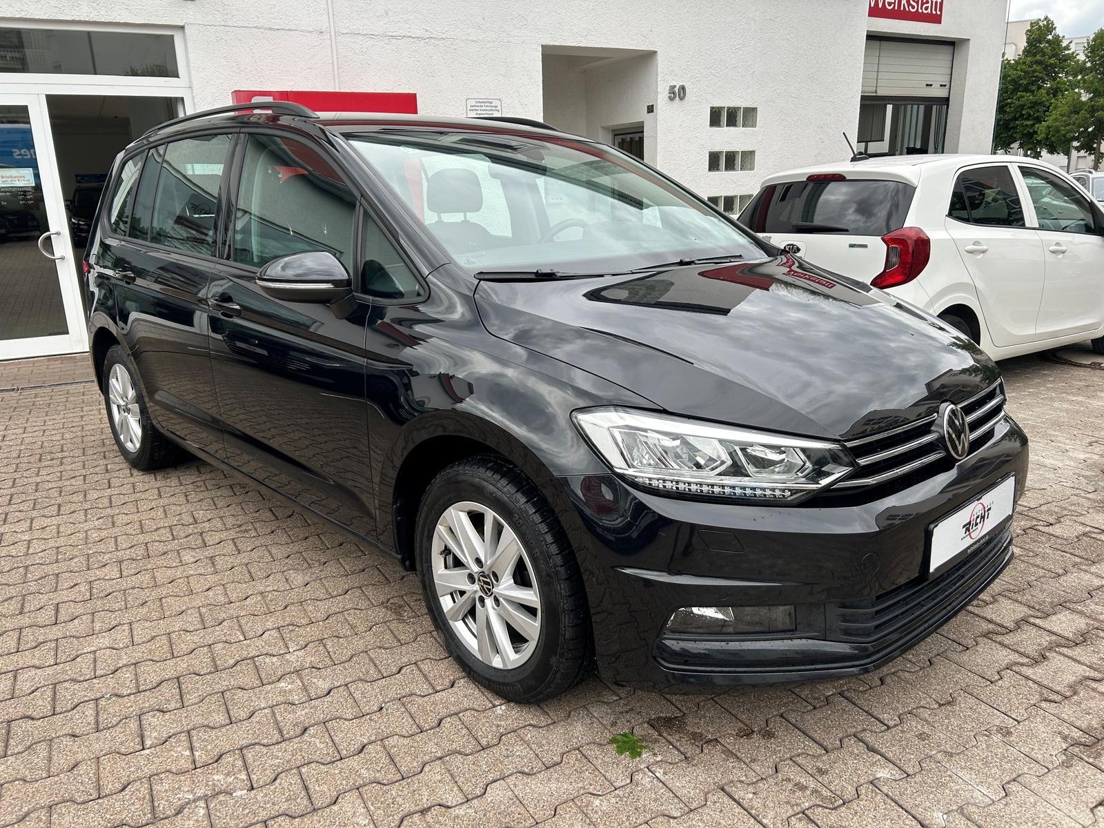 Volkswagen Touran 1.5TSI DSG Comfortline 7-Sitzer Navi Kame