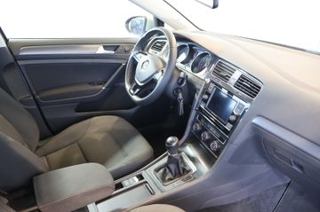 Volkswagen Golf VII Lim. 1.5 TSI Comfortline FRONT+PDC+ALU