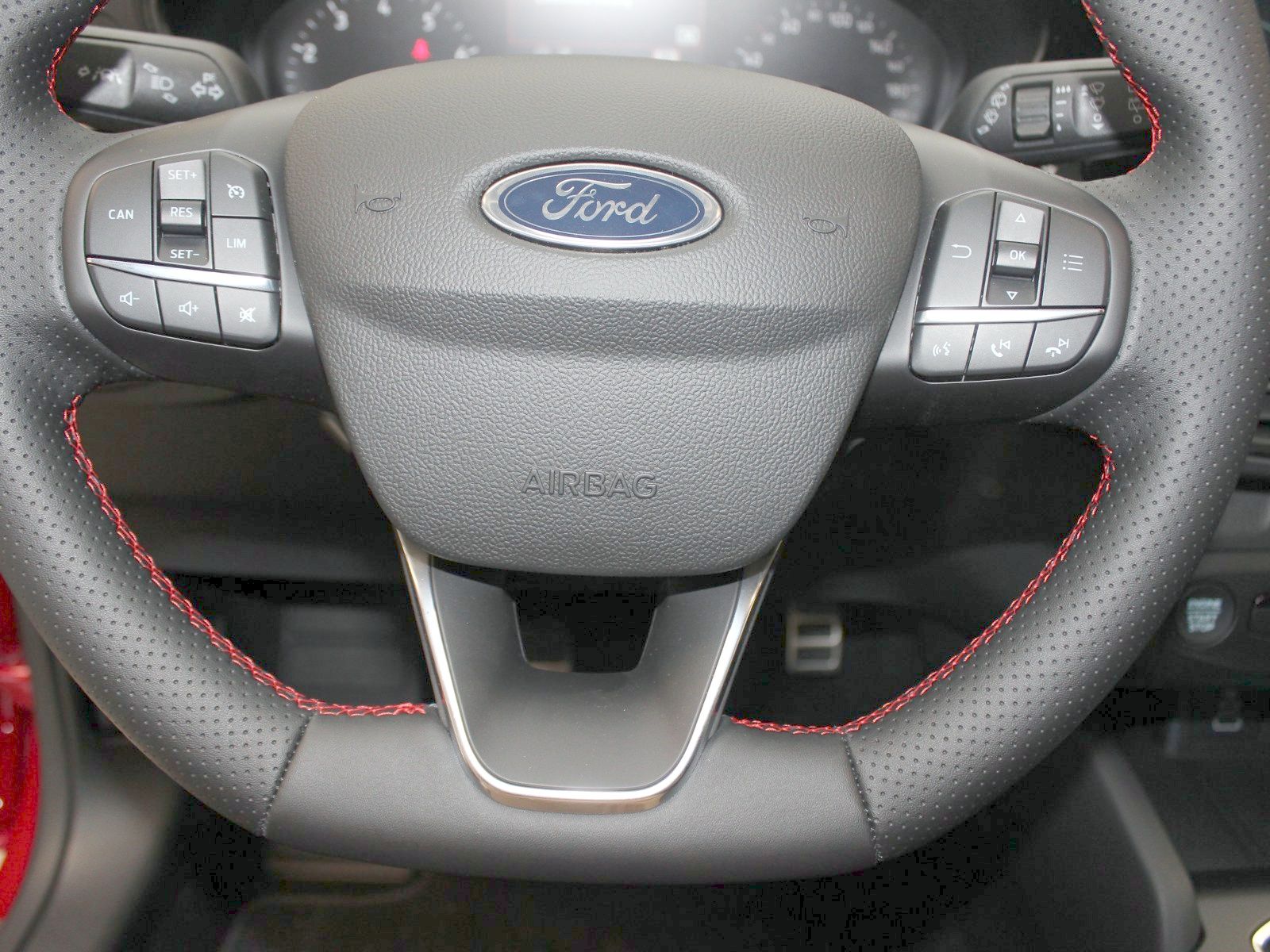 Fahrzeugabbildung Ford Focus ST-Line 1,0 EcoBoost Mild Hybrid