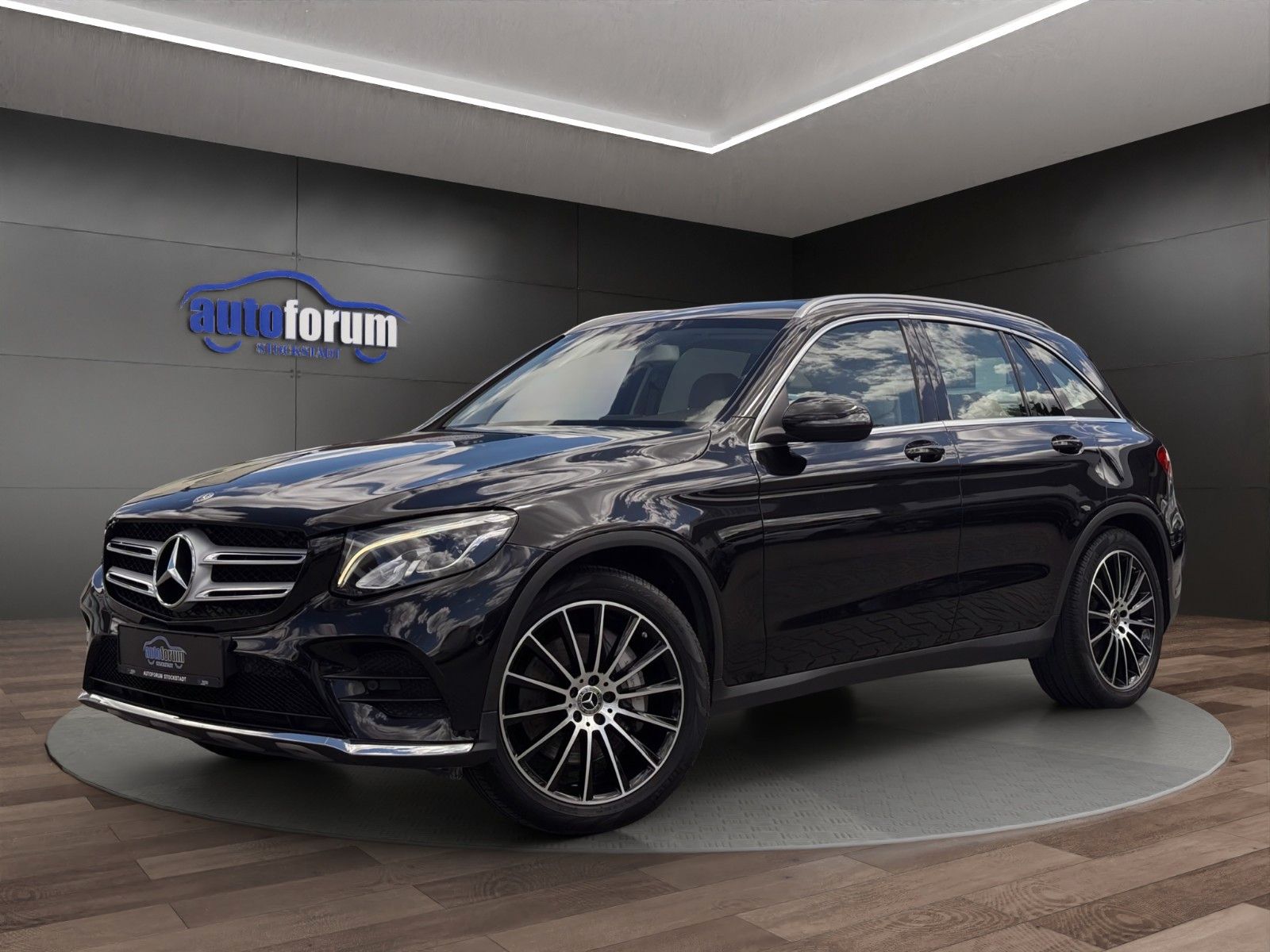 MERCEDES-BENZ GLC 250 d 4Matic AMG°AHK°NAVI°LED°KAMERA°20"LM