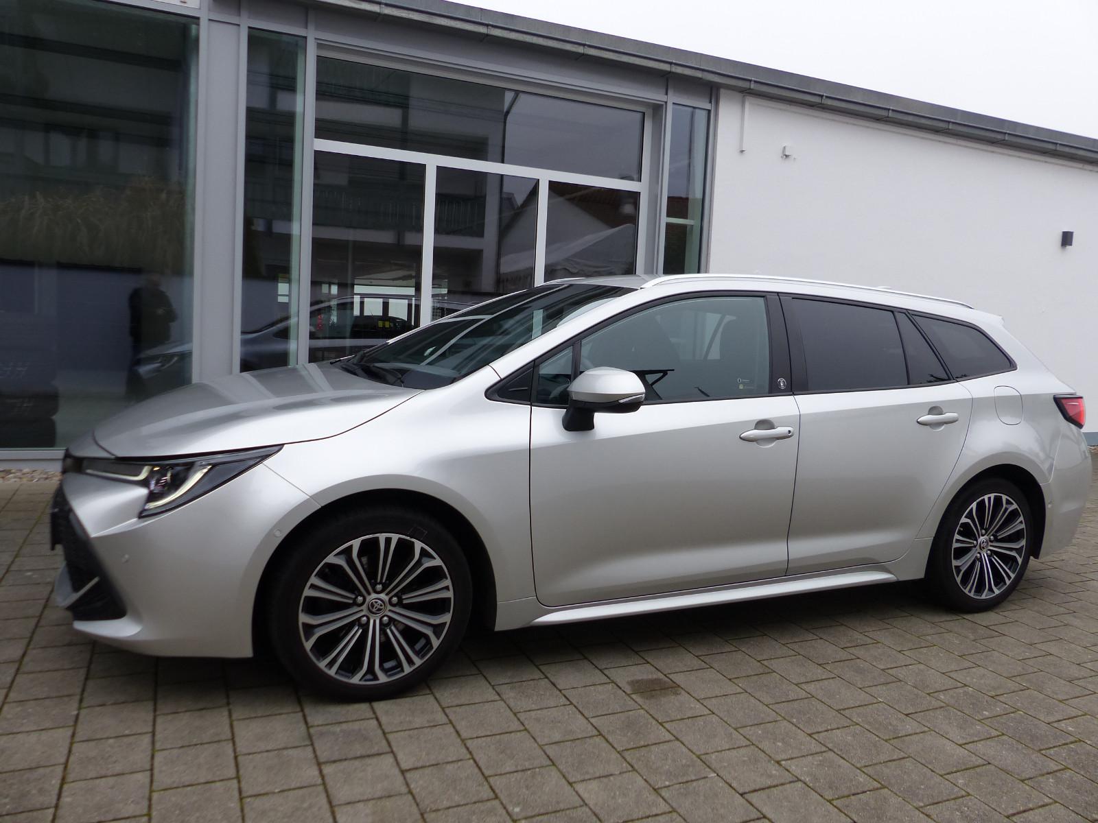Toyota Corolla TS 2.0Hybrid TeamD Kamera Navi Totwinkel