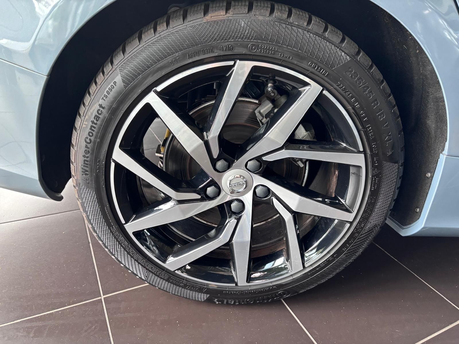 Fahrzeugabbildung Volvo S60 Lim. R Design PANO LED NAVI ALU