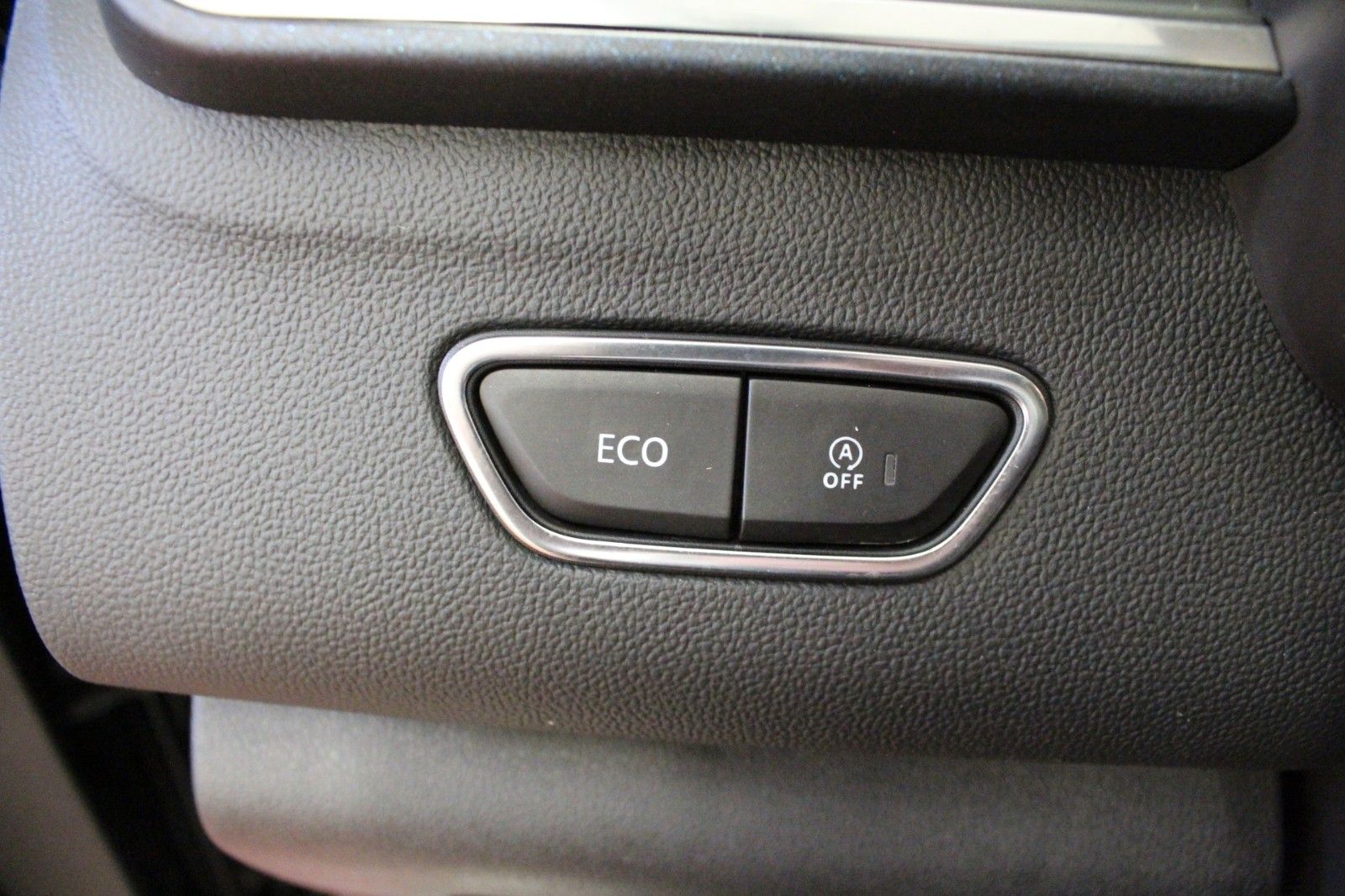 Fahrzeugabbildung Renault Kadjar TCe 140 EDC Limited  Automatik