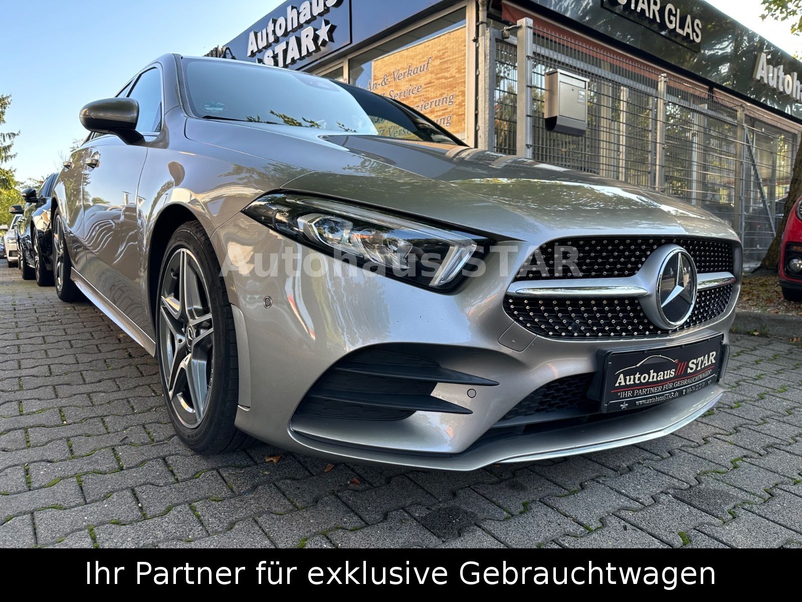 MERCEDES-BENZ A 220 4Matic AMG-LINE / AUTOMATIK-LEDER-NAVI